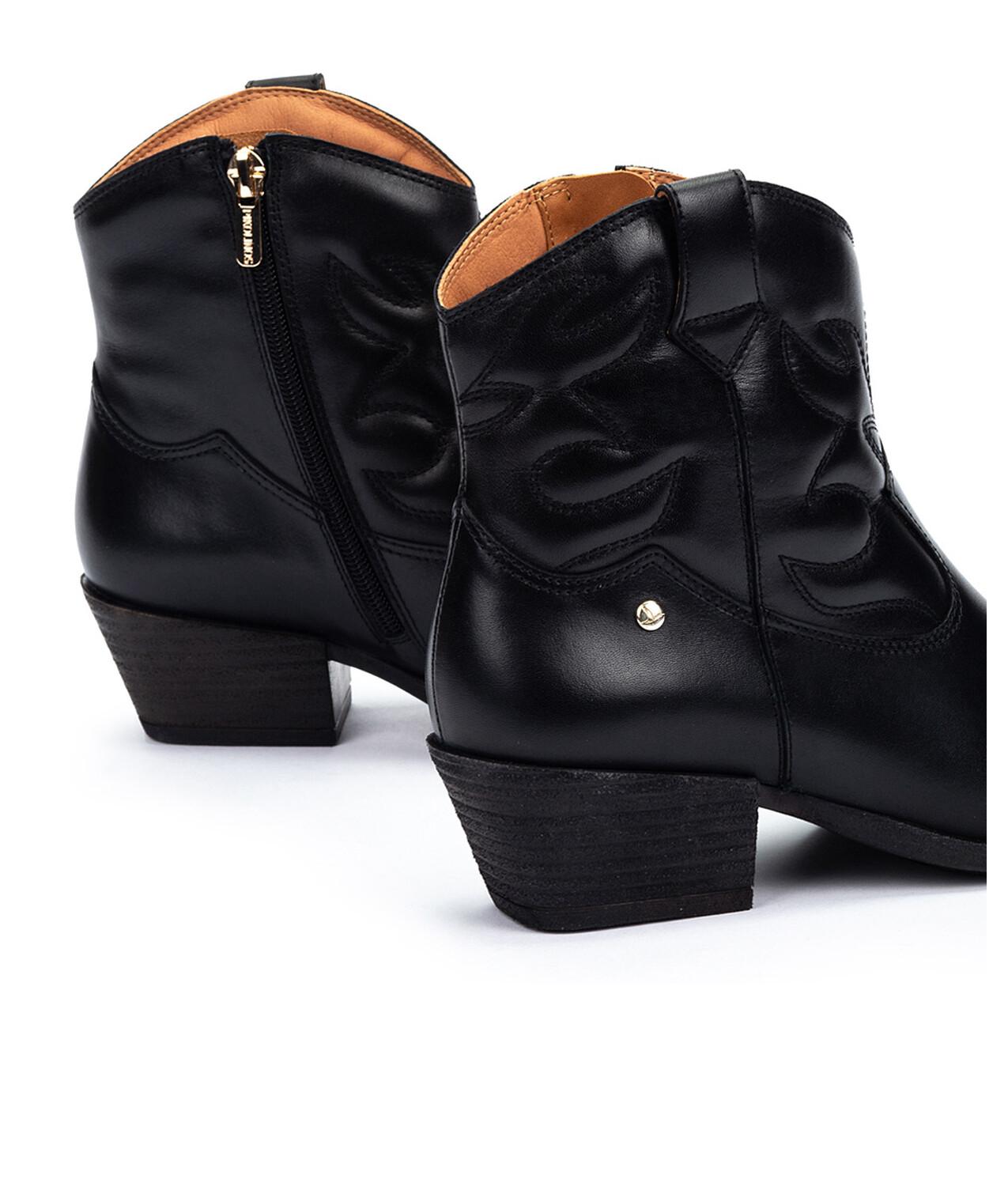 'Vergel' women's cowboy type ankle boot - Black