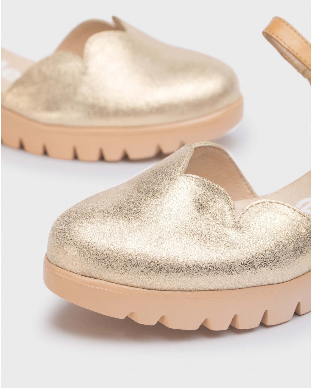 'Caravaca' women's sandal - Gold - Chaplinshoes'Caravaca' women's sandal - GoldWonders