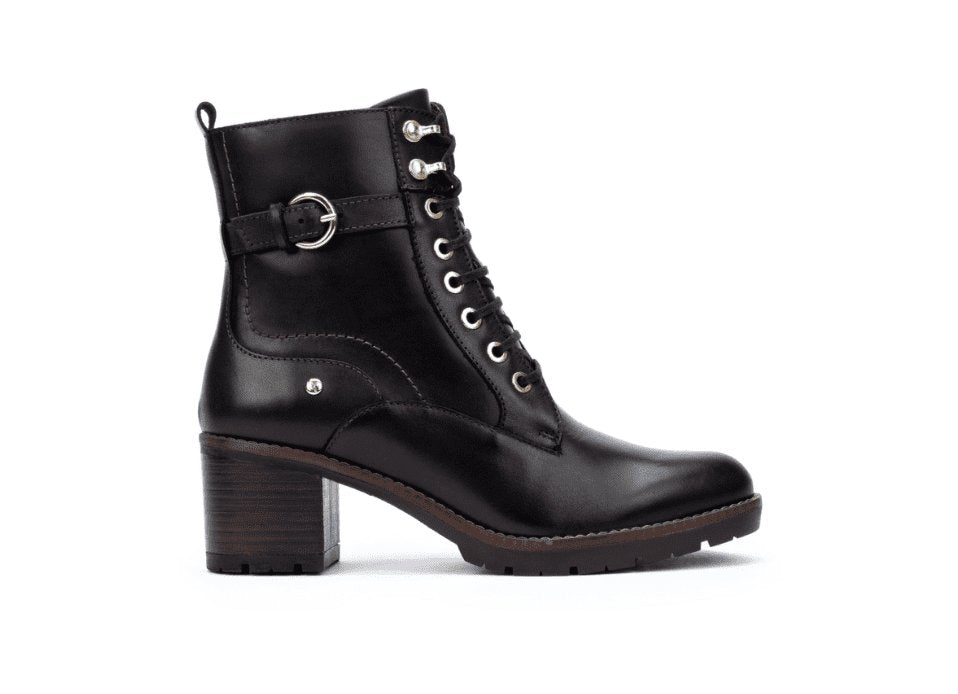 Pikolinos best sale boots black