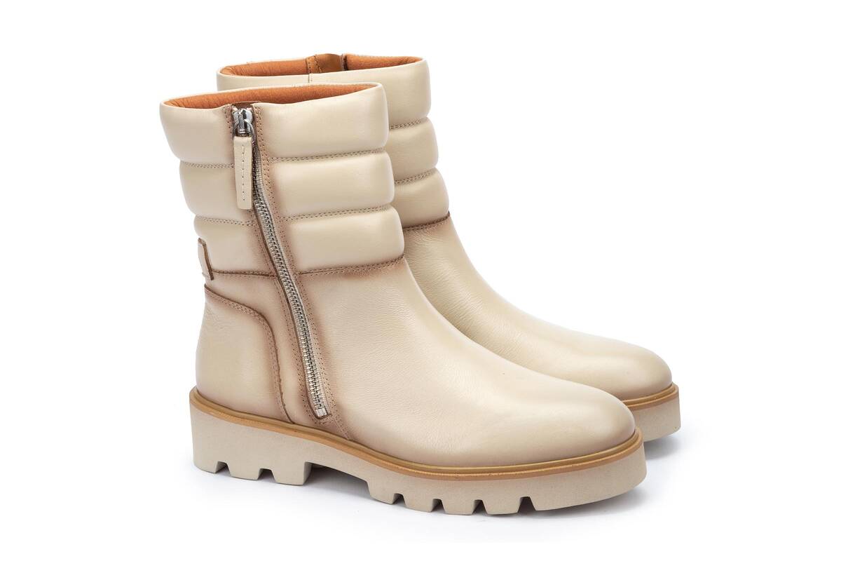 'Salamanca' women's boot - Off white - Chaplinshoes'Salamanca' women's boot - Off whitePikolinos